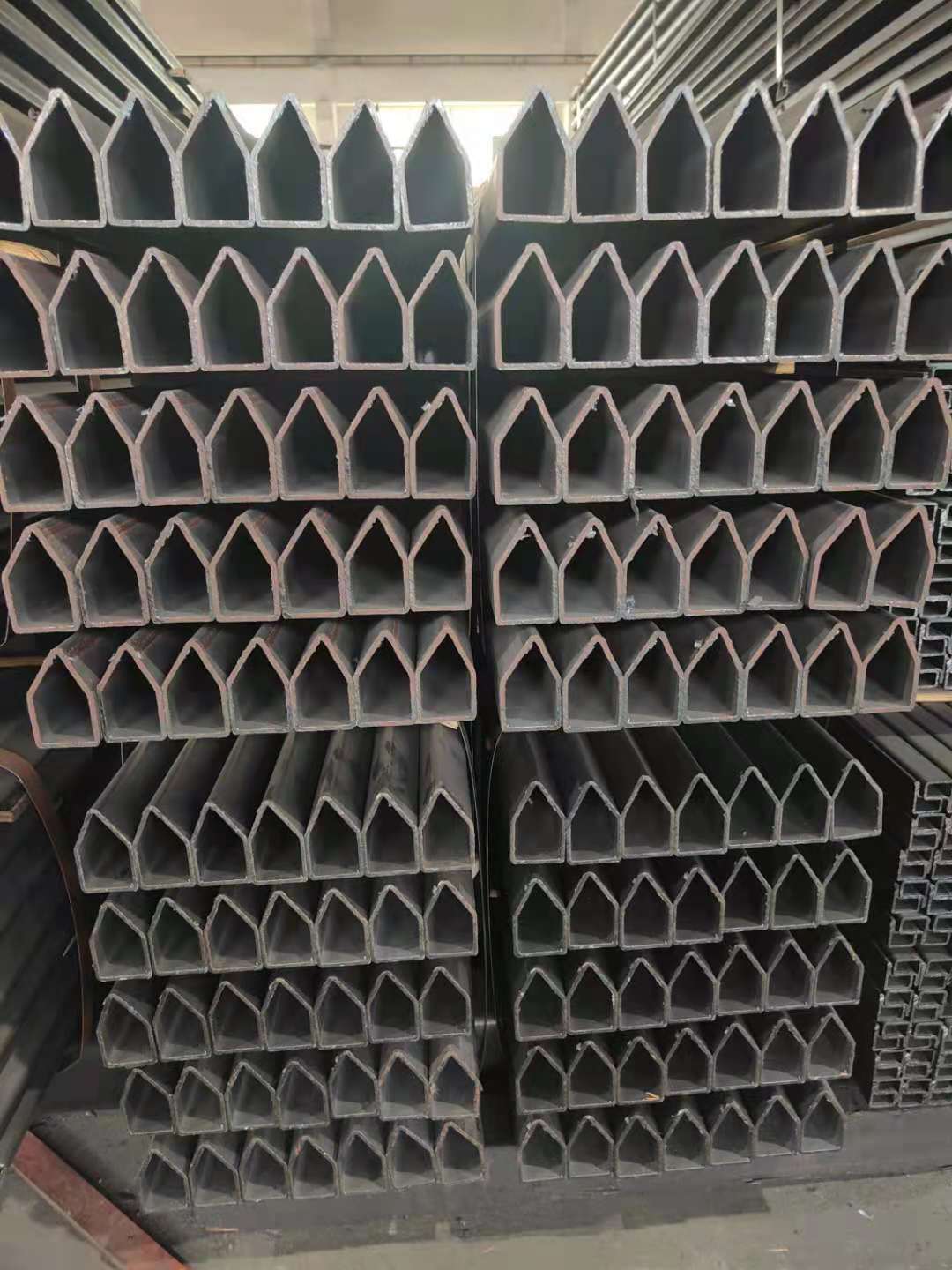 异形钢管